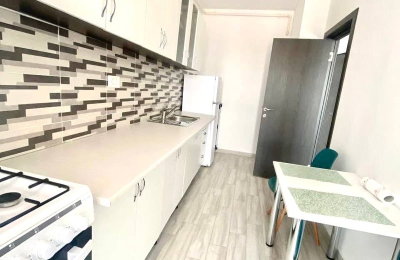 Alquiler de un acogedor apartamento de 1 habitación con cocina independiente y balcón, Chiajna, Bucarest, Rumanía
